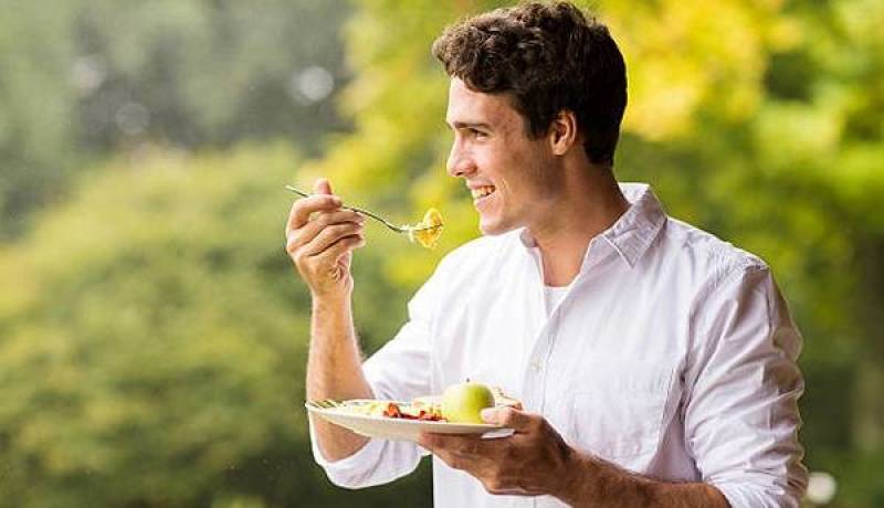 هر لقمه غذا را ۳۰ ثانیه بجوید!